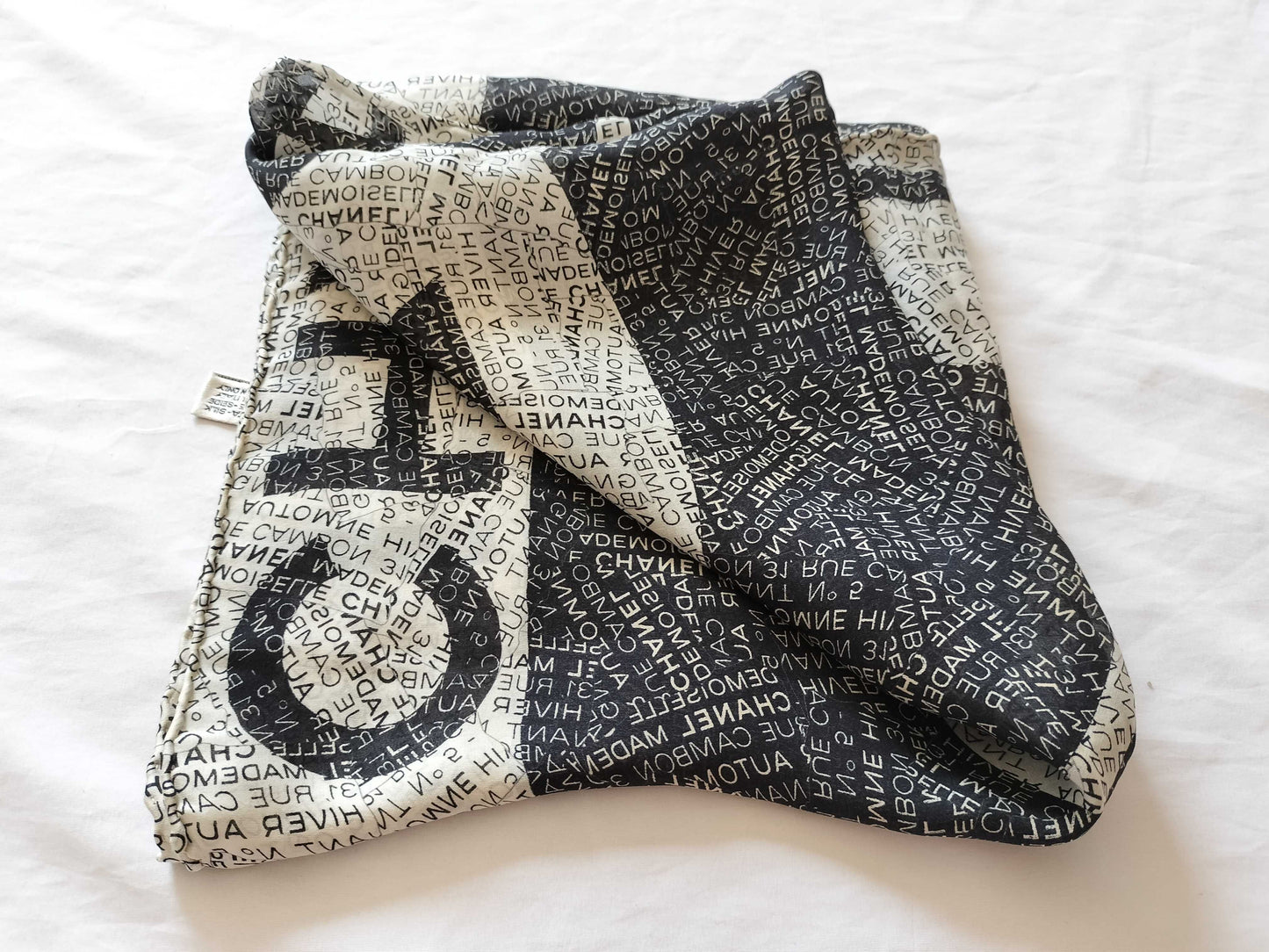 (10462_0142) CHANEL Cocomark Cocomark Logo Monochrome Scarf