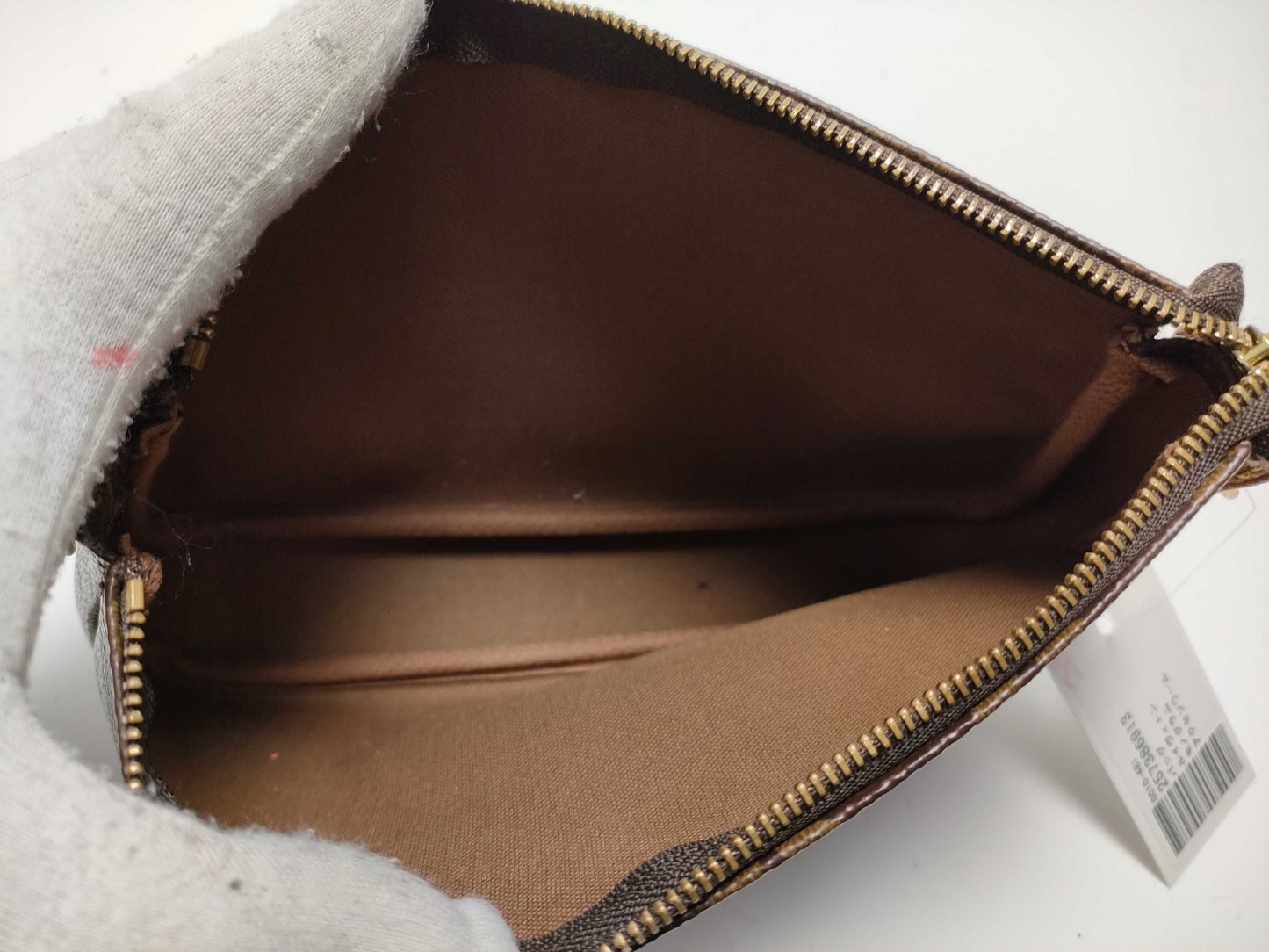 LOUIS VUITTON Monogram Accessoires Pouch