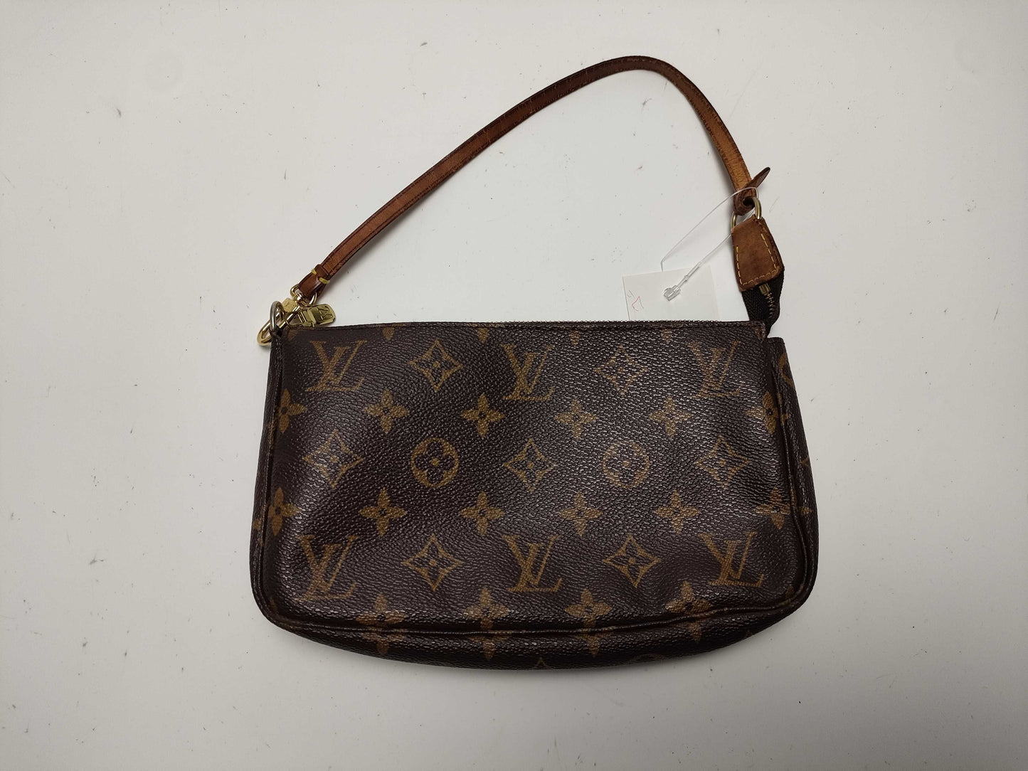 LOUIS VUITTON Monogram Accessoires Pouch
