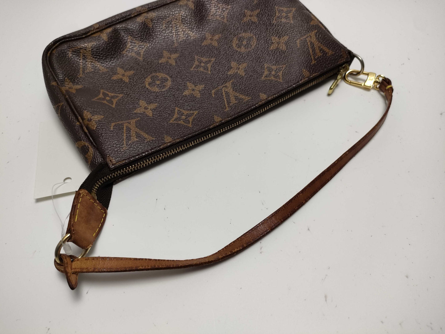LOUIS VUITTON Monogram Accessoires Pouch