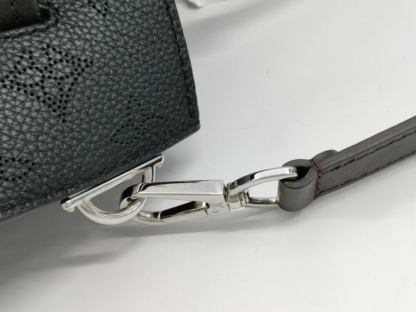 LOUIS VUITTON Mahina M54401/Girolatta Drawstring Handbag