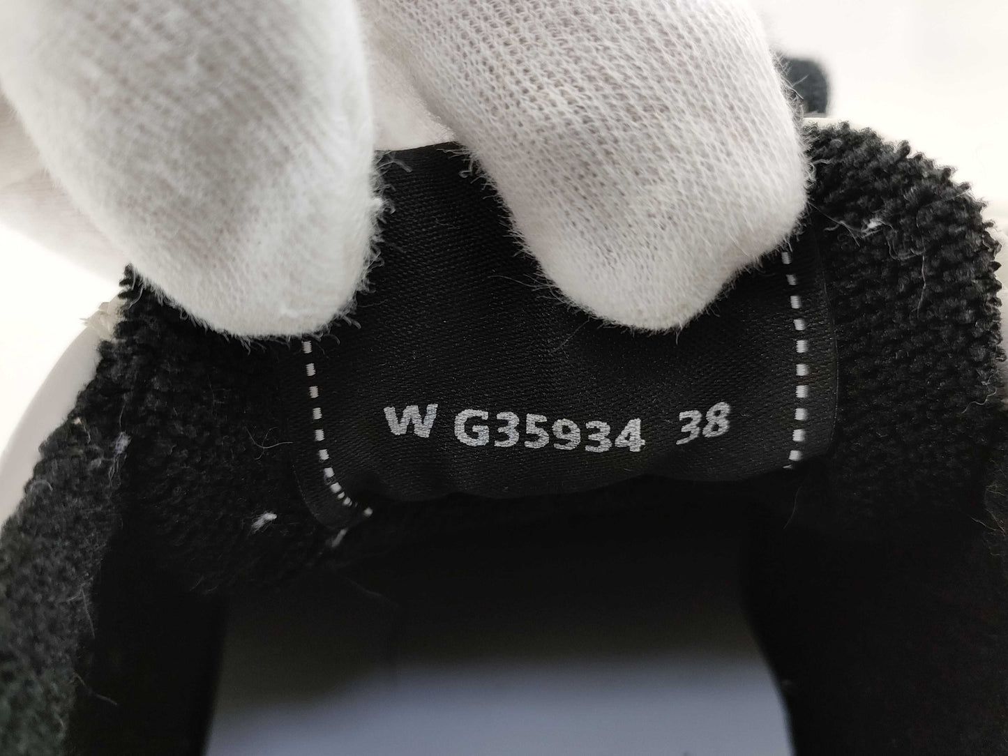 CHANEL G35934 Black/White Sneakers