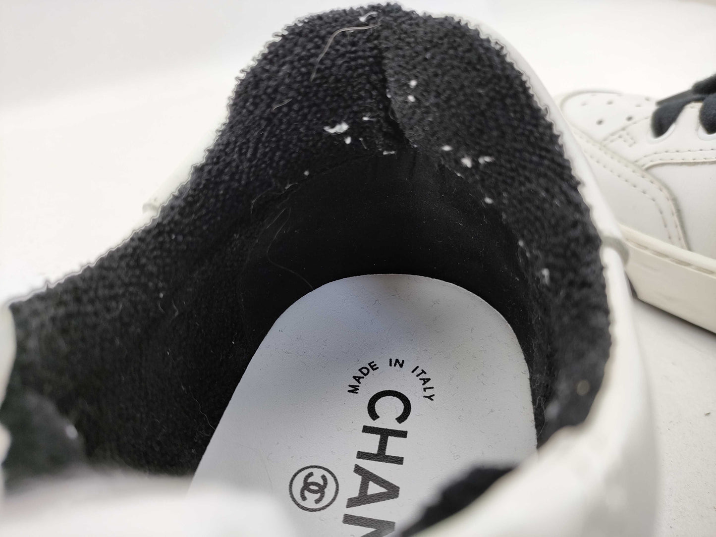 CHANEL G35934 Black/White Sneakers