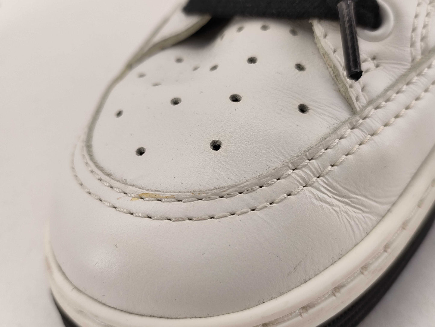CHANEL G35934 Black/White Sneakers