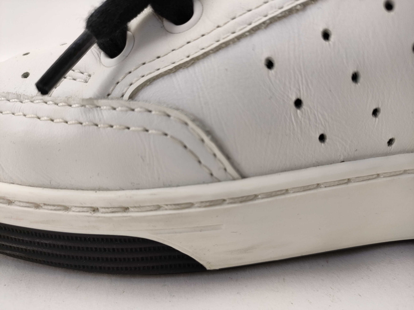 CHANEL G35934 Black/White Sneakers