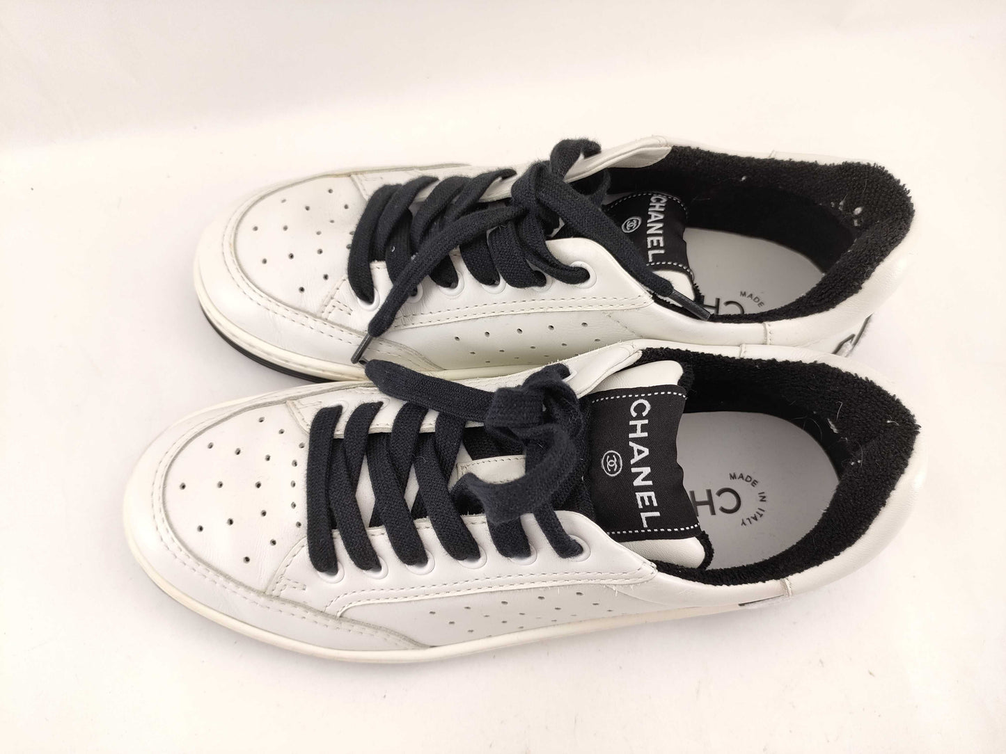 CHANEL G35934 Black/White Sneakers