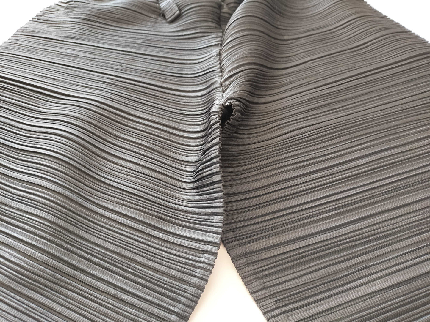 (10462_0176) ISSEY MIYAKE Pleated Pleated PP63-JF421 Bottoms