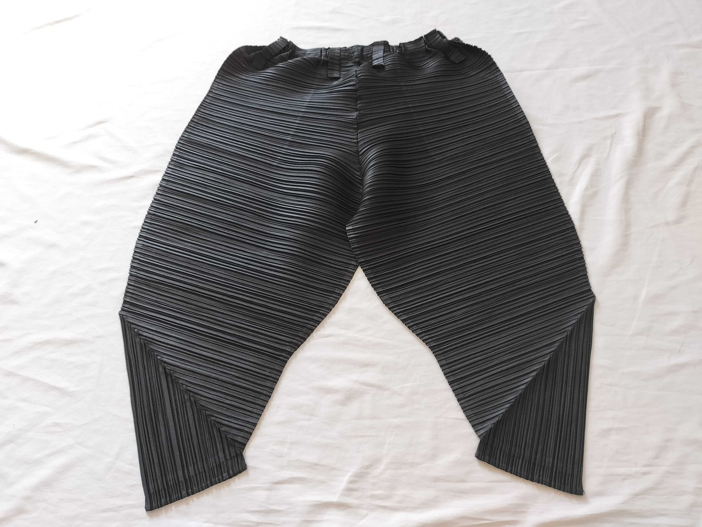 (10462_0176) ISSEY MIYAKE Pleated Pleated PP63-JF421 Bottoms