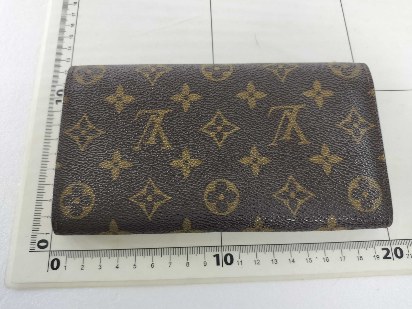 LOUIS VUITTON Monogram Portefeuille Sarah Wallet