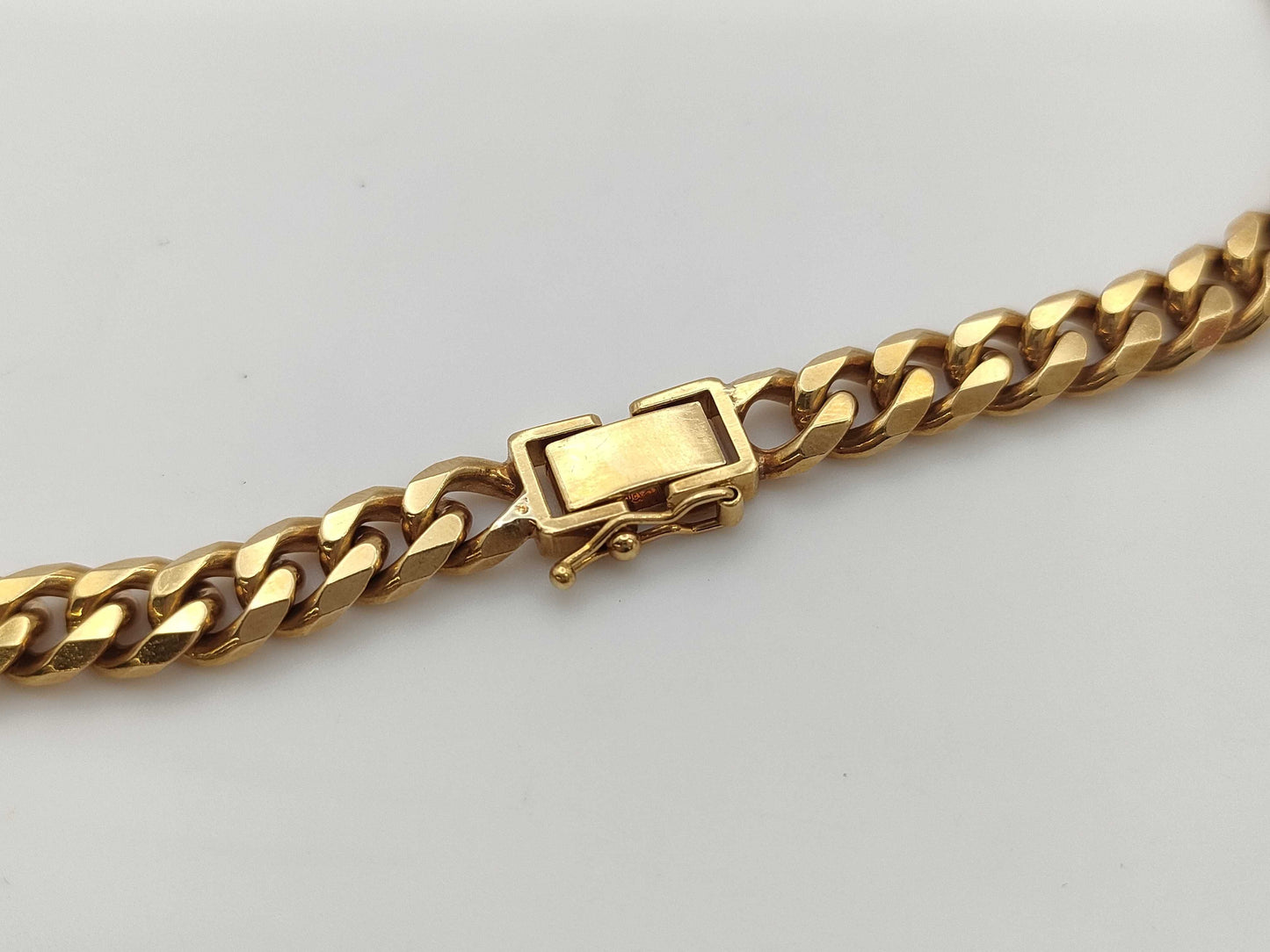 8-sided single-ring 18K gold necklace, 80.1g