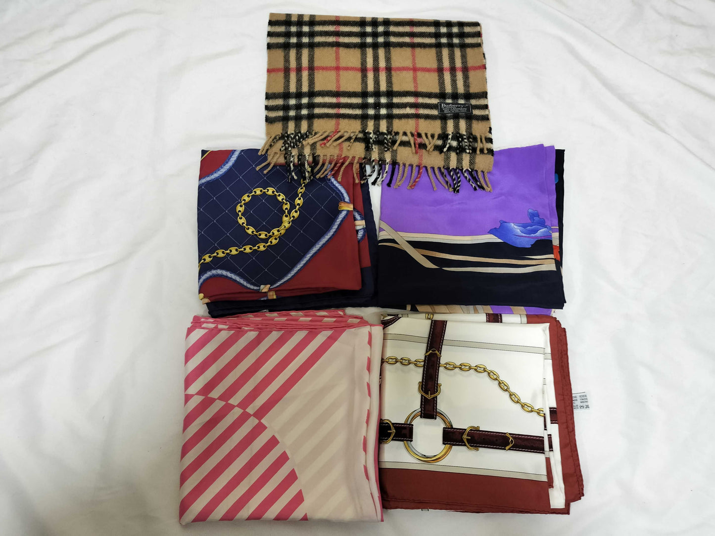 BURBERRY scarf *1 piece / Cartier and other scarves *4 pieces