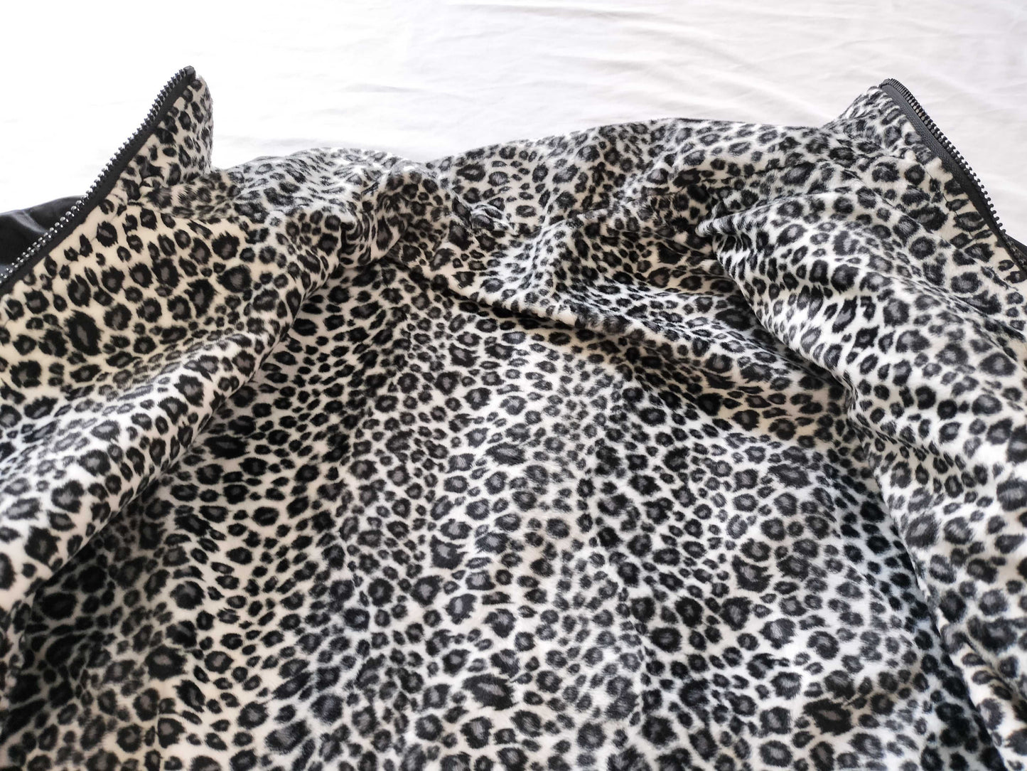 (10462_0256)▼FENDI Reversible Nylon Jacket Black x Leopard White Jacket