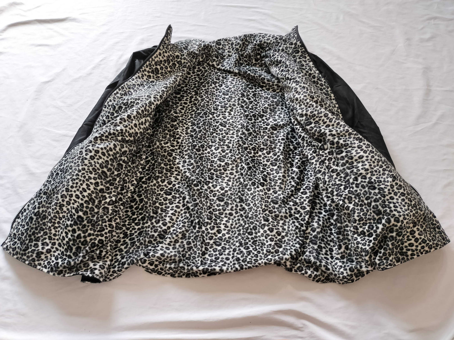 (10462_0256)▼FENDI Reversible Nylon Jacket Black x Leopard White Jacket