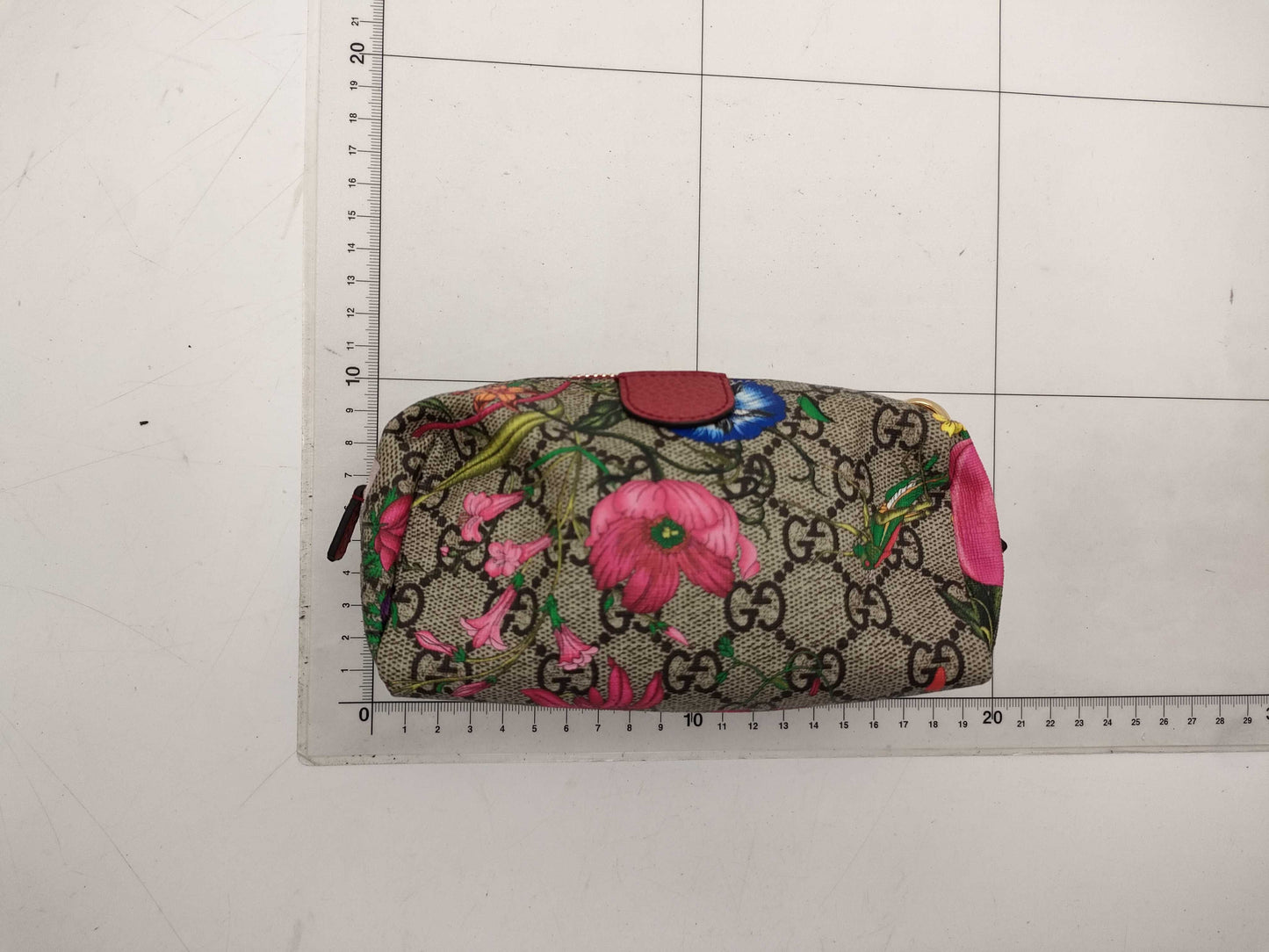 GUCCI GG Supreme GG Supreme Cosmetic Pouch 548394 Pouch