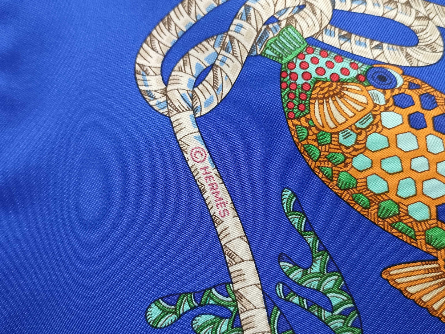 (10462_0051) HERMES Carres Deep Sea Fish Scarf