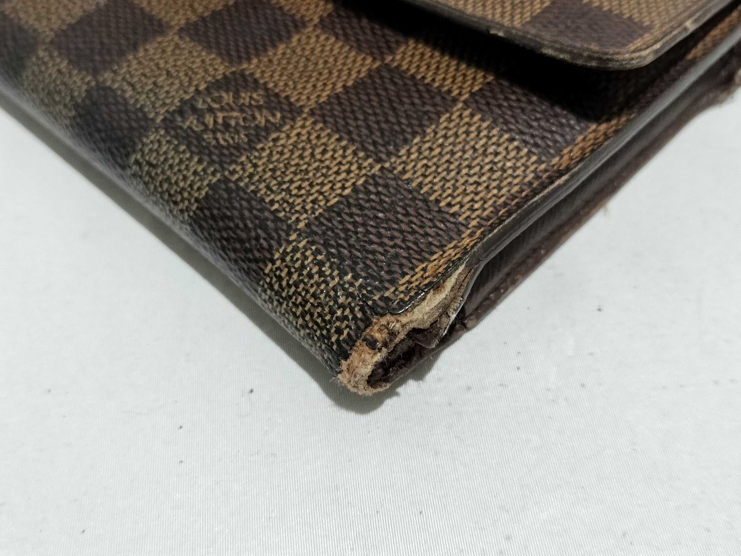 LOUIS VUITTON Damier Portefeuille Sarah Wallet