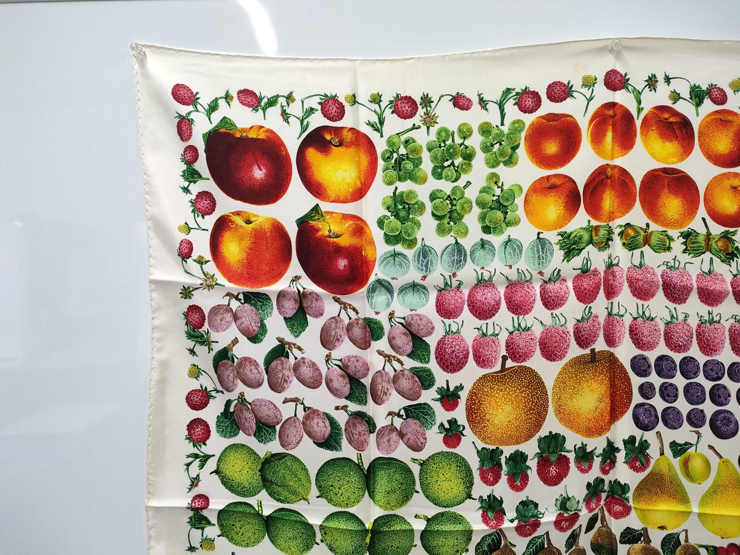 (10462_0159) GUCCI Fruit Pattern Large Format Scarf Scarf