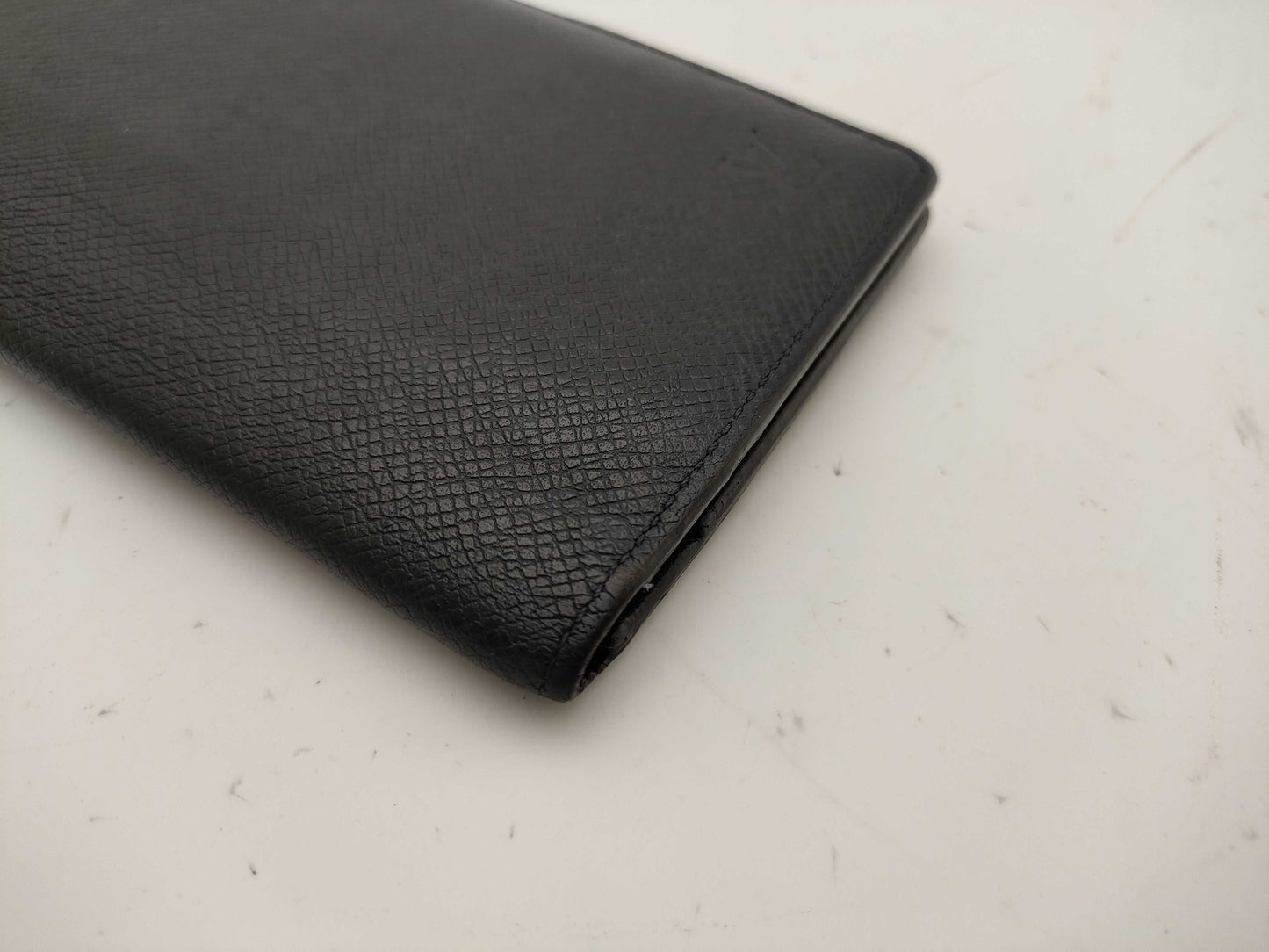 LOUIS VUITTON Taiga Folding Long Wallet