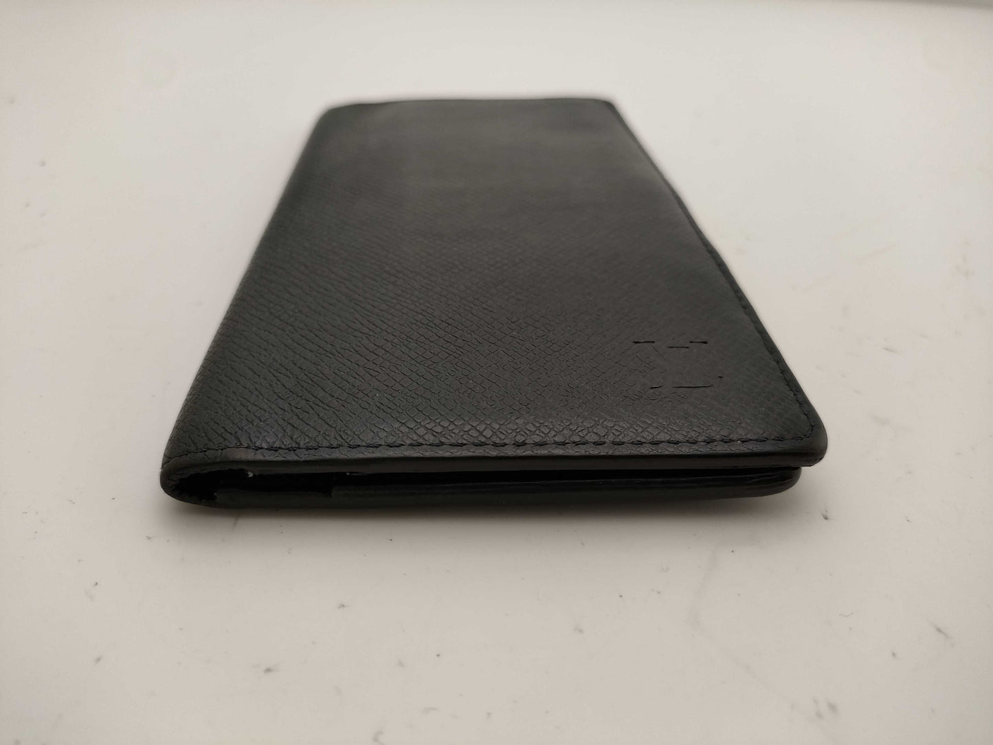 LOUIS VUITTON Taiga Folding Long Wallet