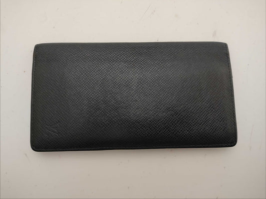 LOUIS VUITTON Taiga Folding Long Wallet