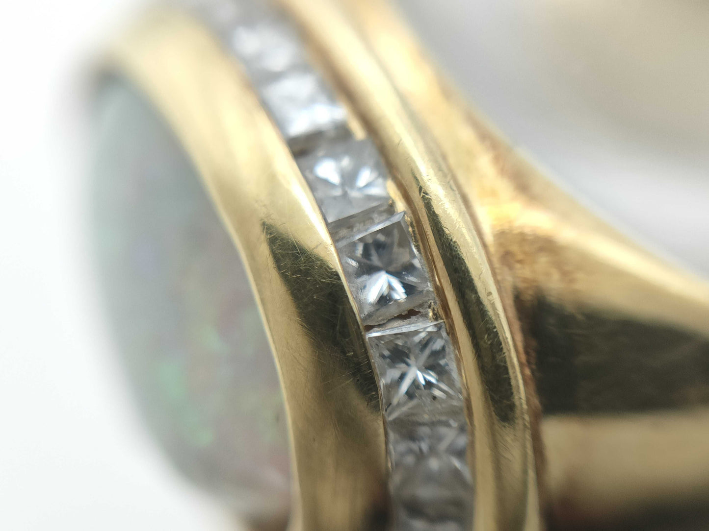 Opal and Diamond 18K 9.7g Ring