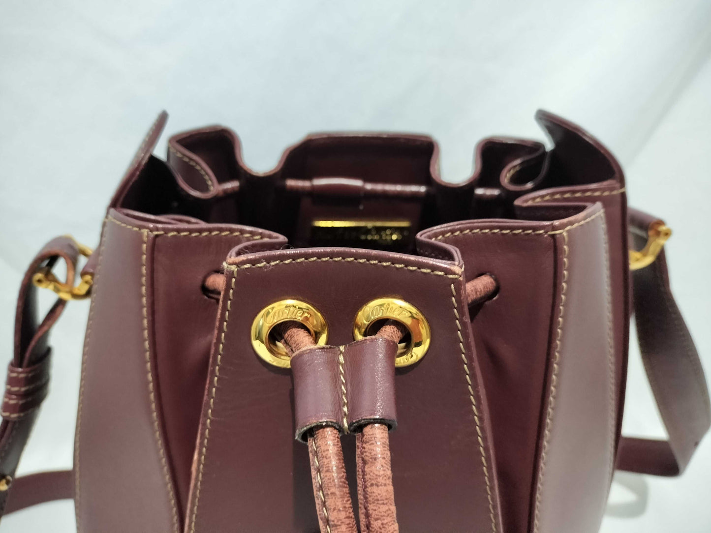 (10460_0121) Cartier Bordeaux Drawstring Shoulder Bag