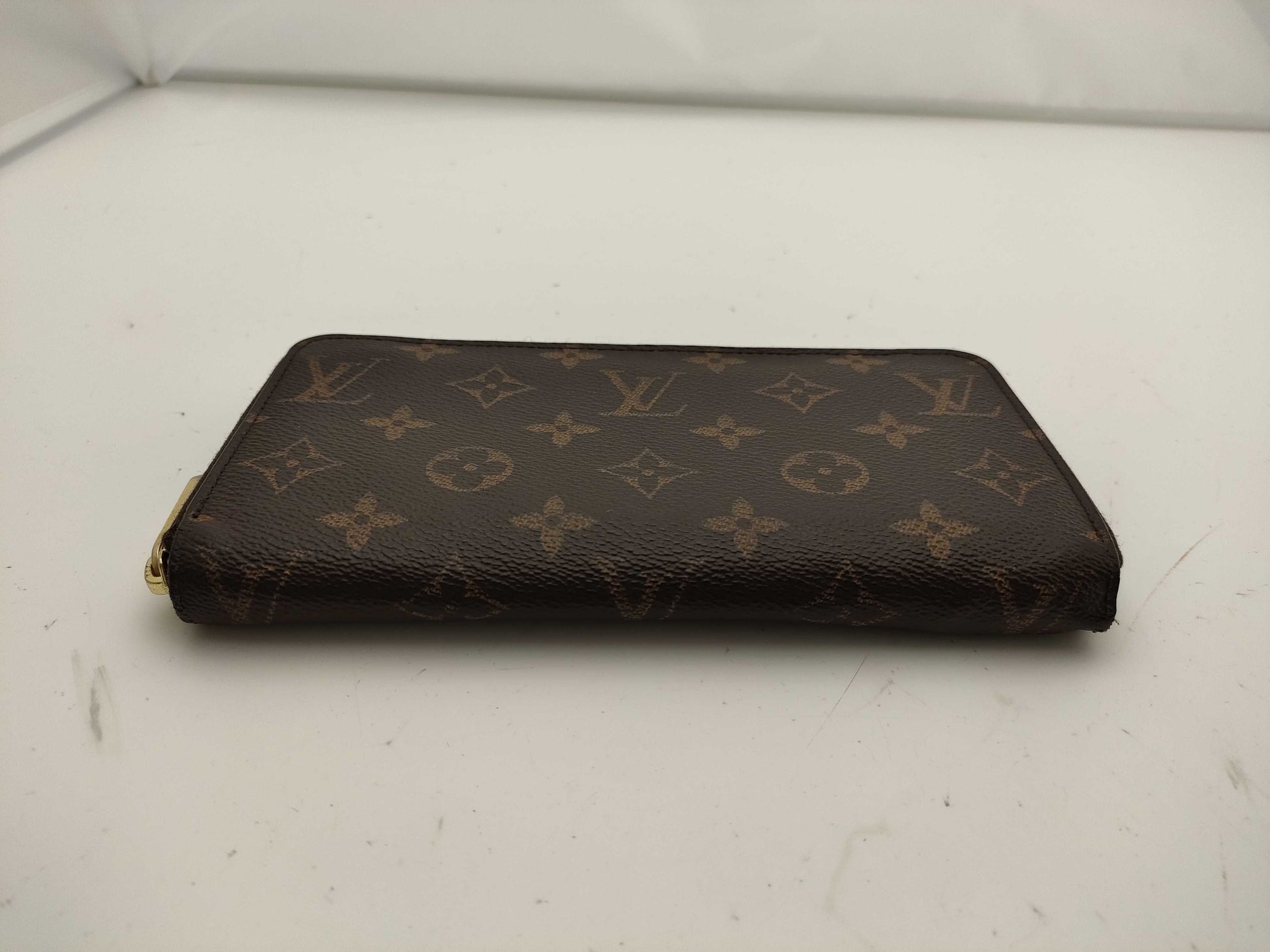 LOUIS VUITTON Monogram Zippy Wallet