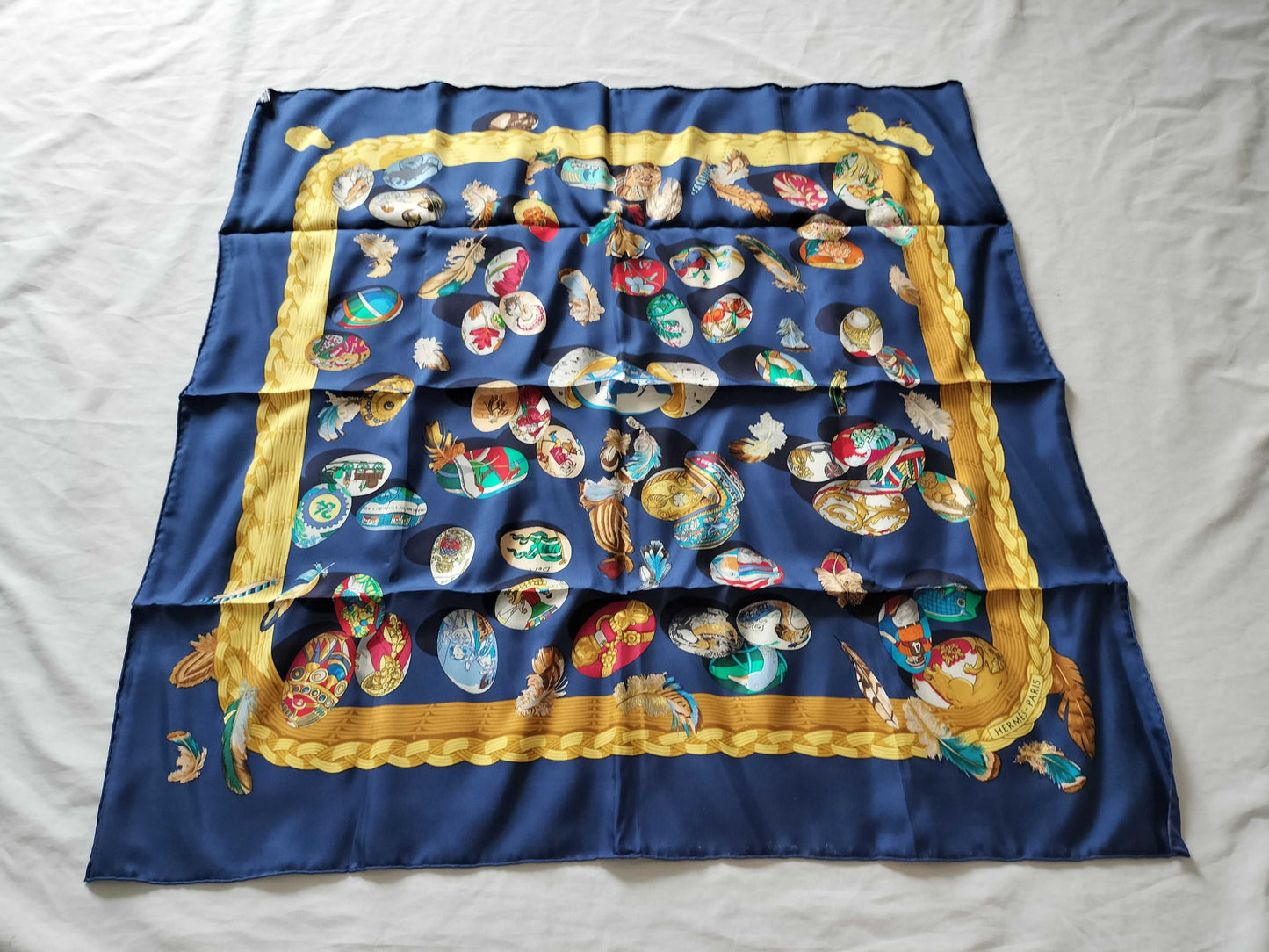 HERMES Carré 90 Hermes Egg Scarf