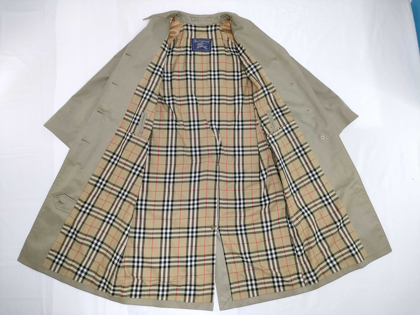BURBERRY trench coat with Nova check pattern inside