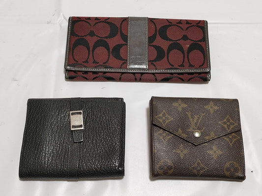 LOUIS VUITTON Monogram Double Hook/Coach/Ferragamo Wallet Set