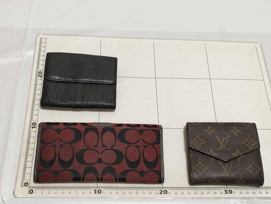 LOUIS VUITTON Monogram Double Hook/Coach/Ferragamo Wallet Set