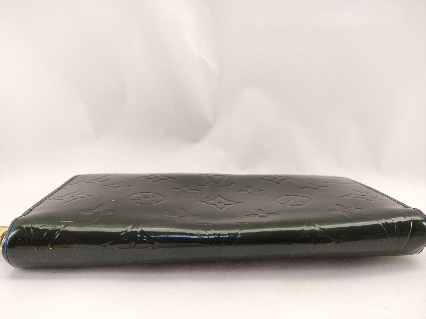 LOUIS VUITTON Vernis Zippy Wallet