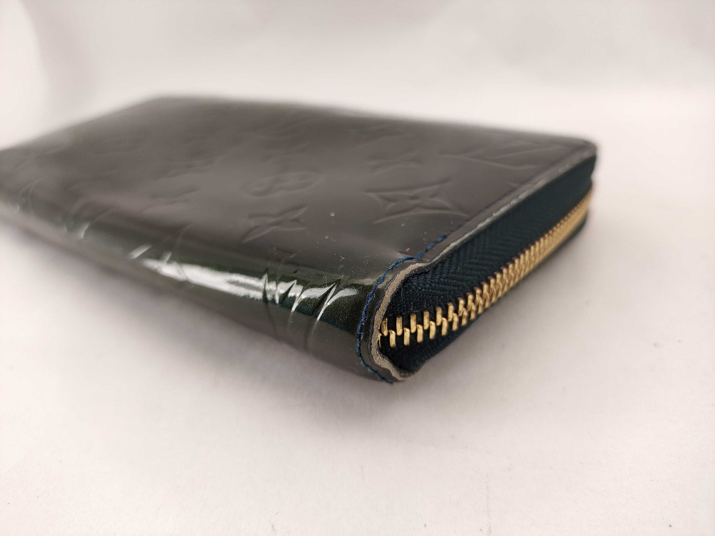 LOUIS VUITTON Vernis Zippy Wallet