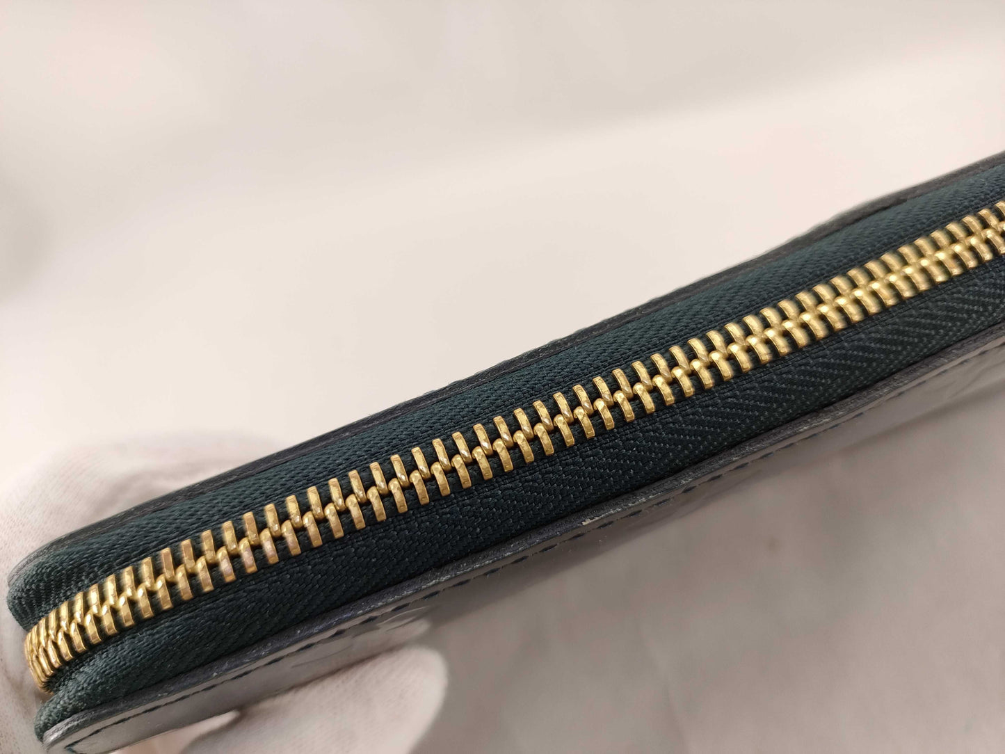 LOUIS VUITTON Vernis Zippy Wallet