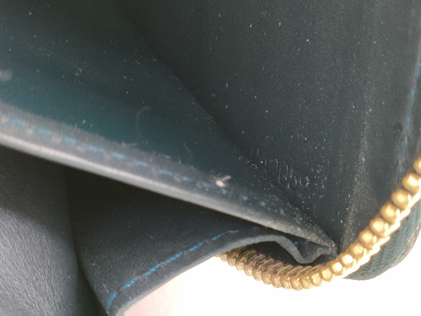 LOUIS VUITTON Vernis Zippy Wallet