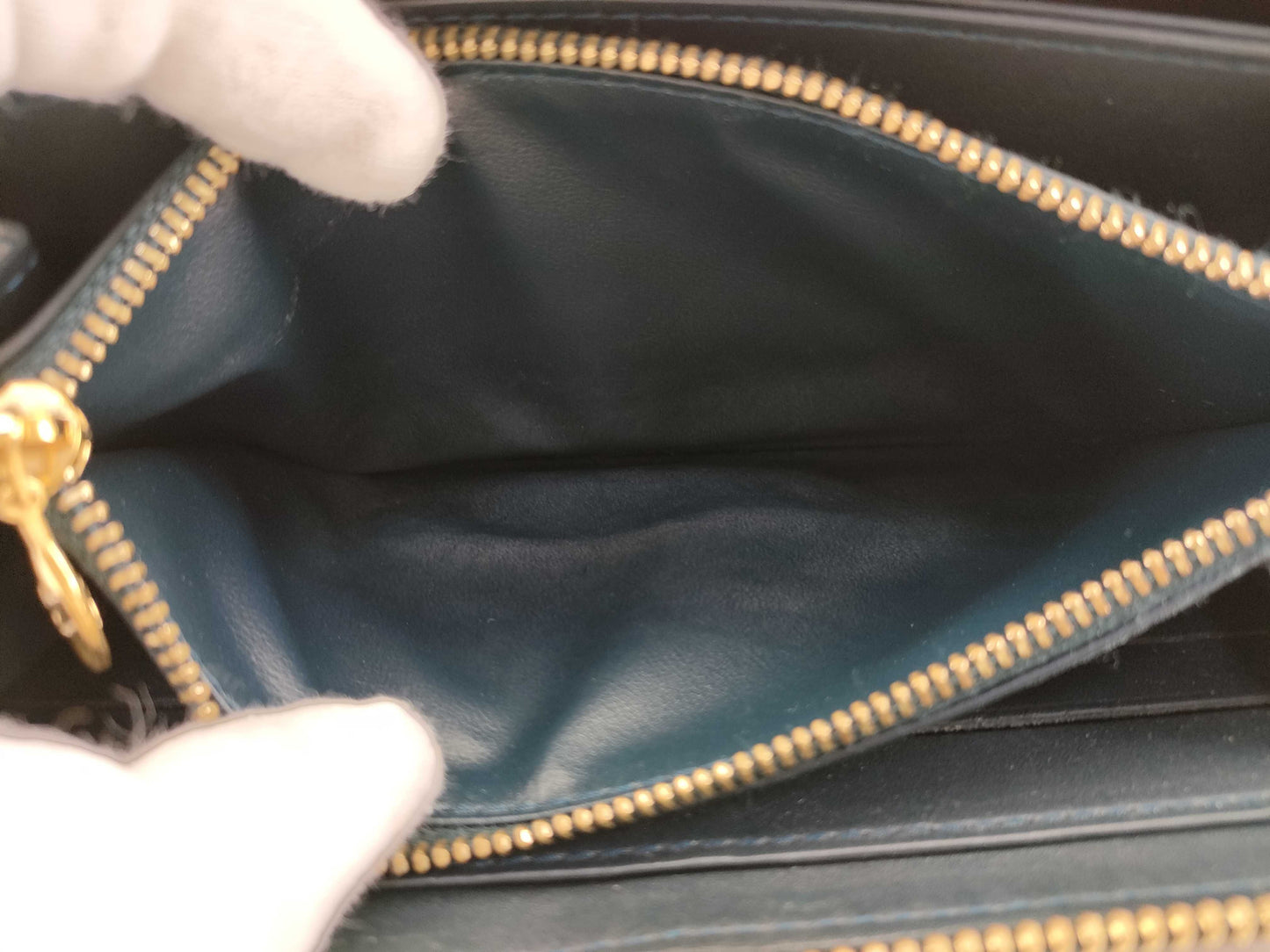 LOUIS VUITTON Vernis Zippy Wallet