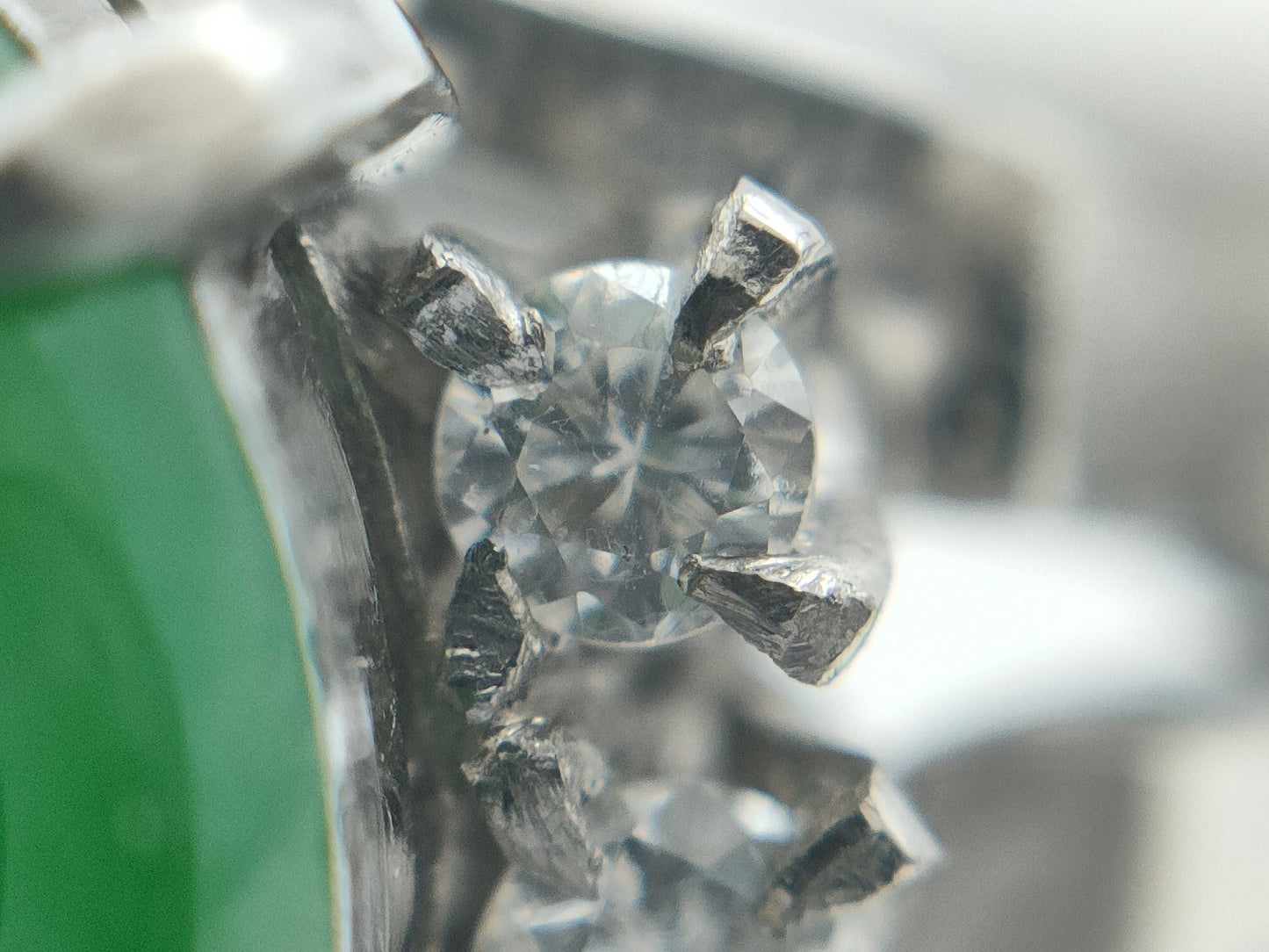 Jade 2.74ct D0.14ct Pm 9.1g Ring
