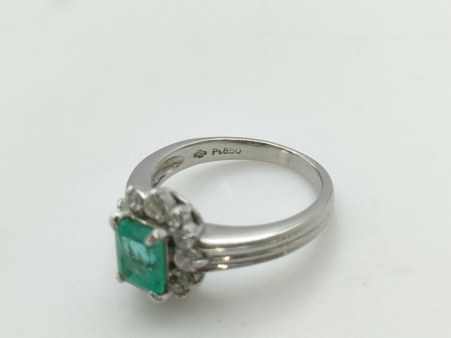 E0.82ct Diamond PT850 5.2g Ring