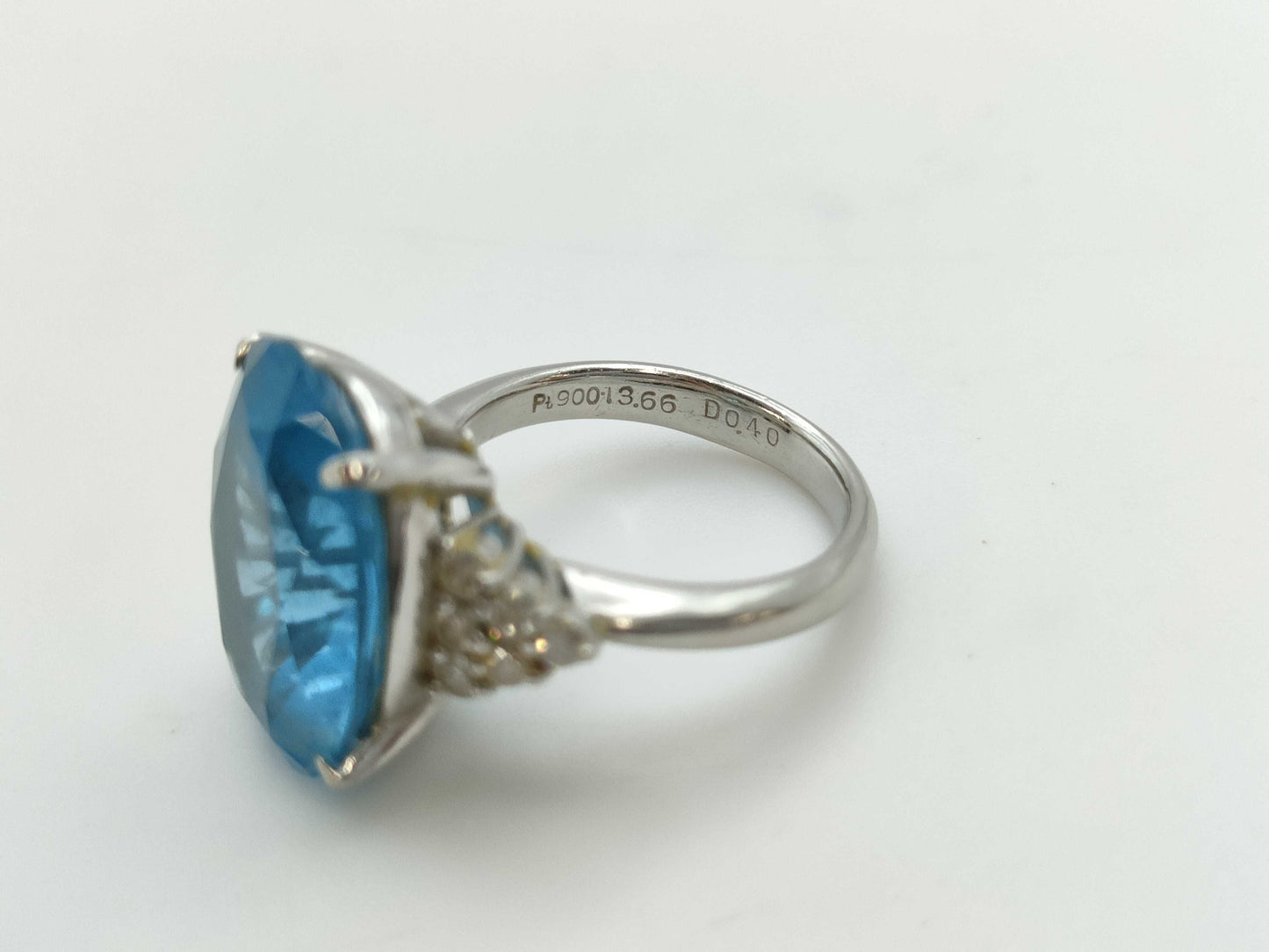Blue Topaz 13.66ct D0.40ct PT900 12.2g Ring