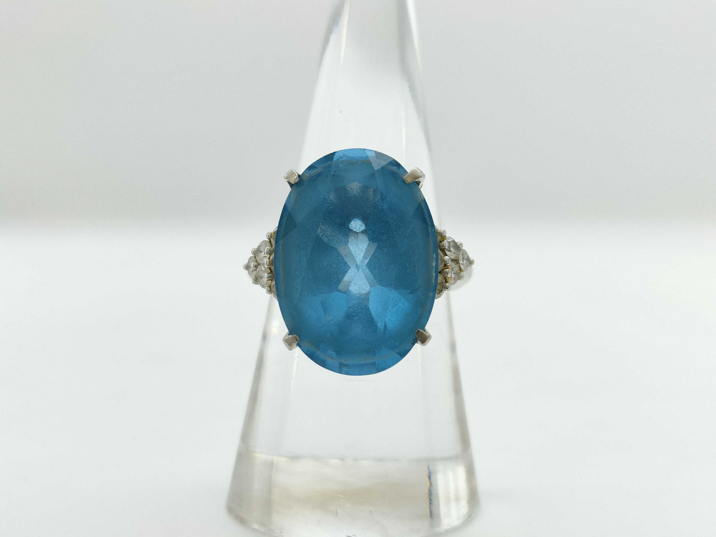 Blue Topaz 13.66ct D0.40ct PT900 12.2g Ring