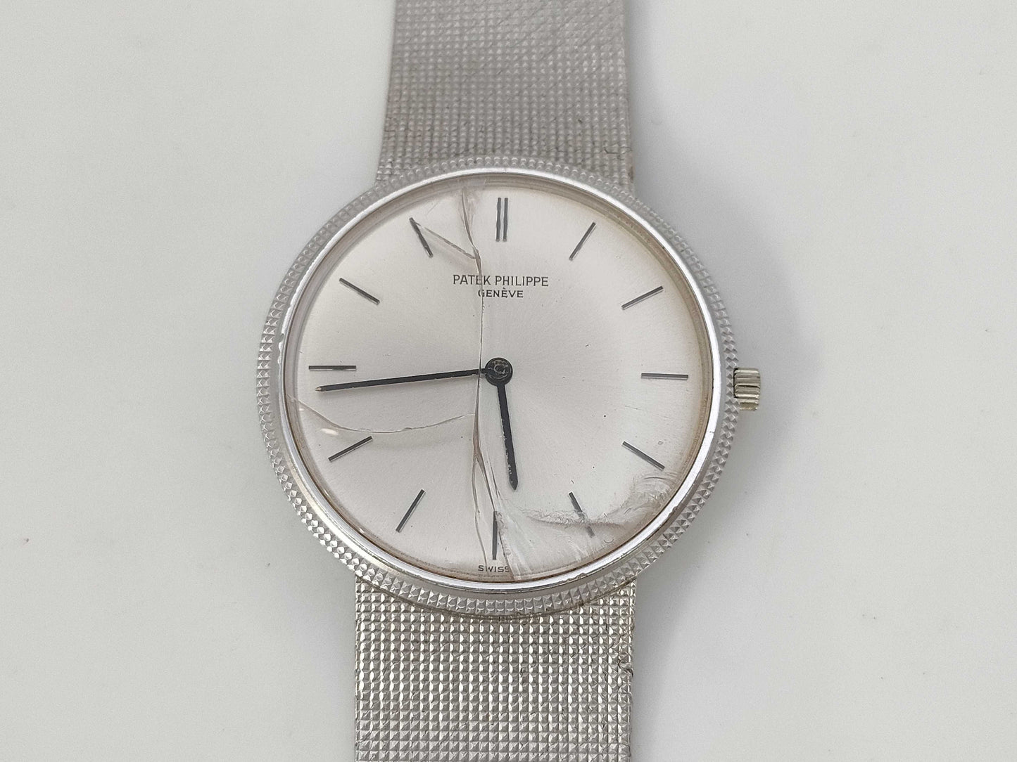 PATEK PHILIPPE Calatrava Hand-Wound 18K Gold Women's Watch