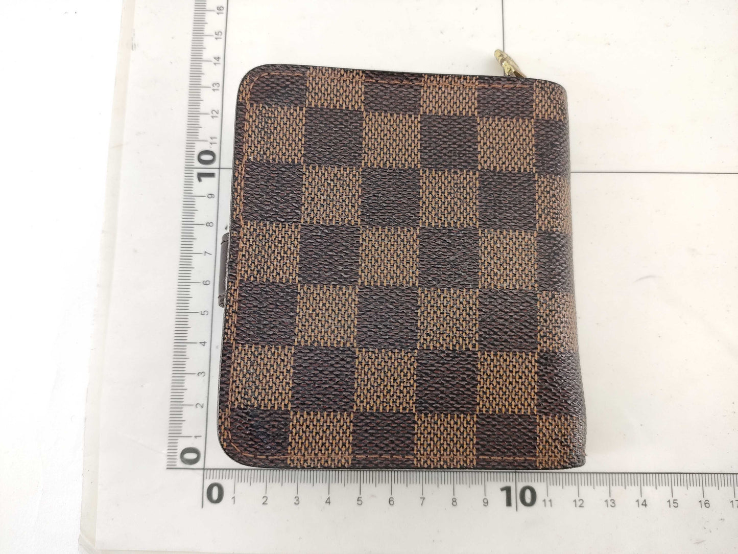 LOUIS VUITTON Damier N61668 Compact Zip Wallet