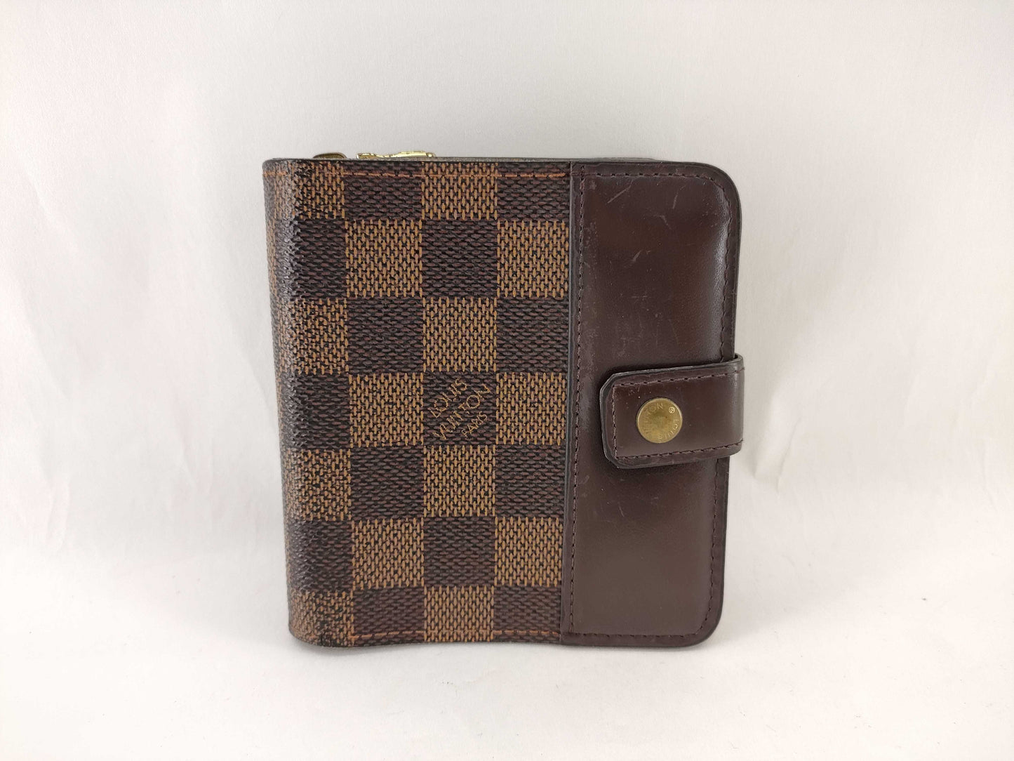 LOUIS VUITTON Damier N61668 Compact Zip Wallet