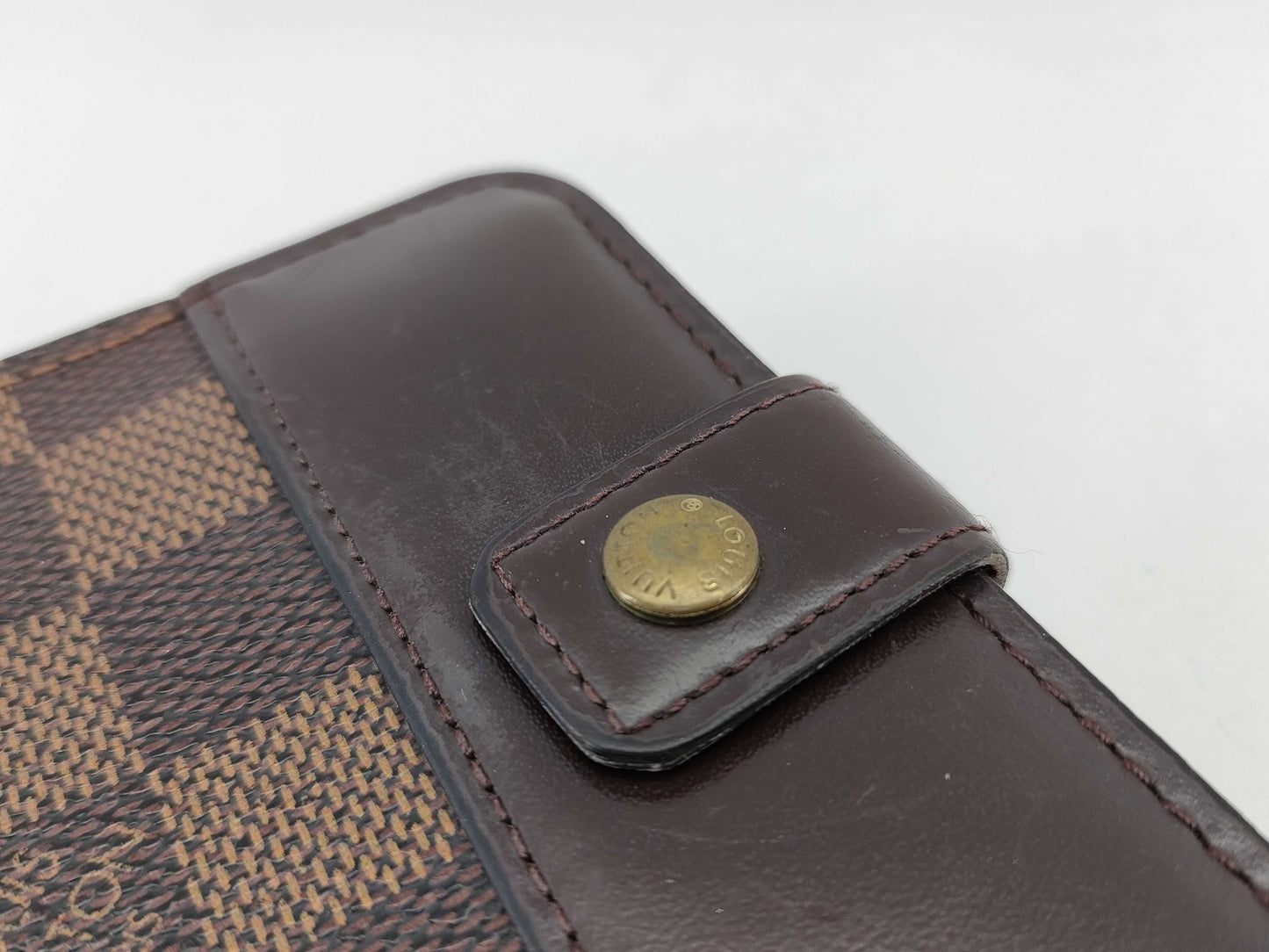 LOUIS VUITTON Damier N61668 Compact Zip Wallet