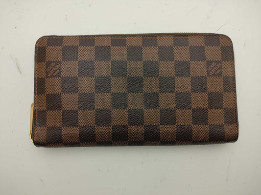 LOUIS VUITTON Damier Zippy Organizer Wallet