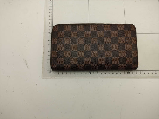 LOUIS VUITTON Damier Zippy Organizer Wallet