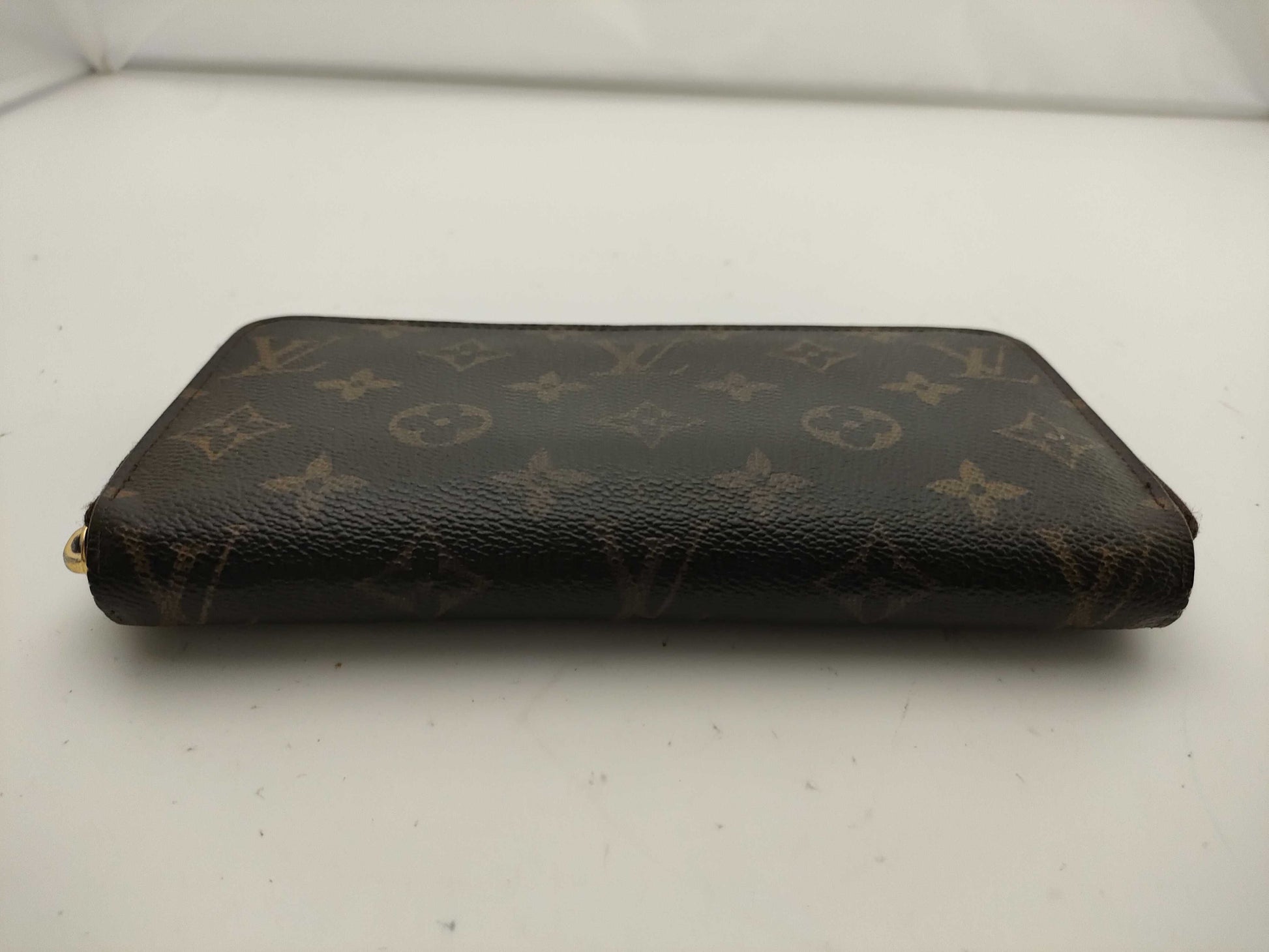LOUIS VUITTON Monogram Zippy Wallet
