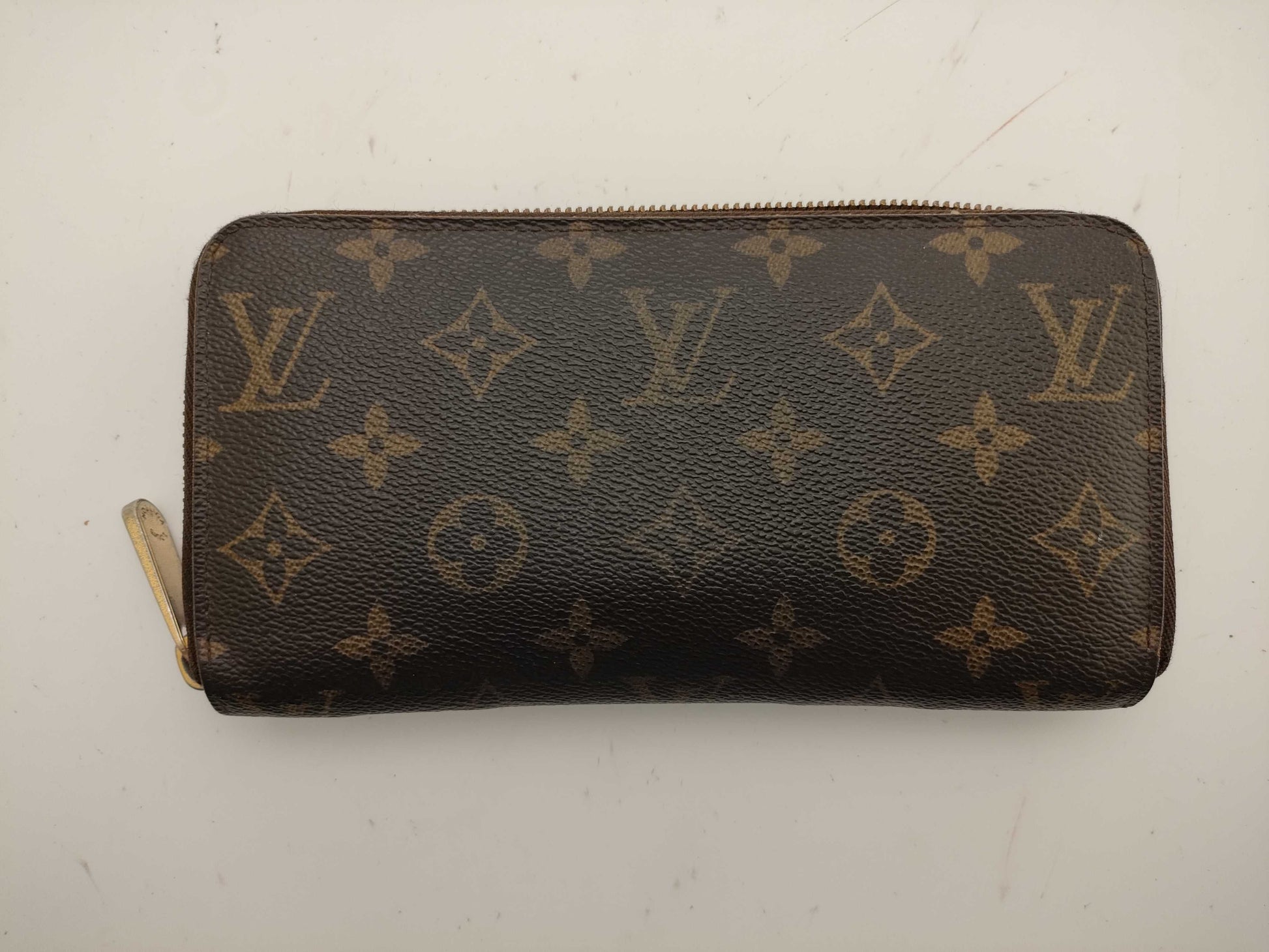 LOUIS VUITTON Monogram Zippy Wallet