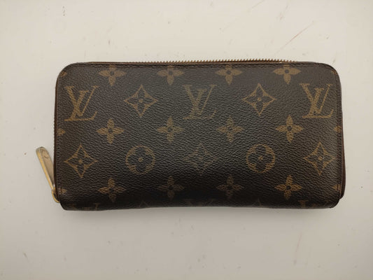 LOUIS VUITTON Monogram Zippy Wallet