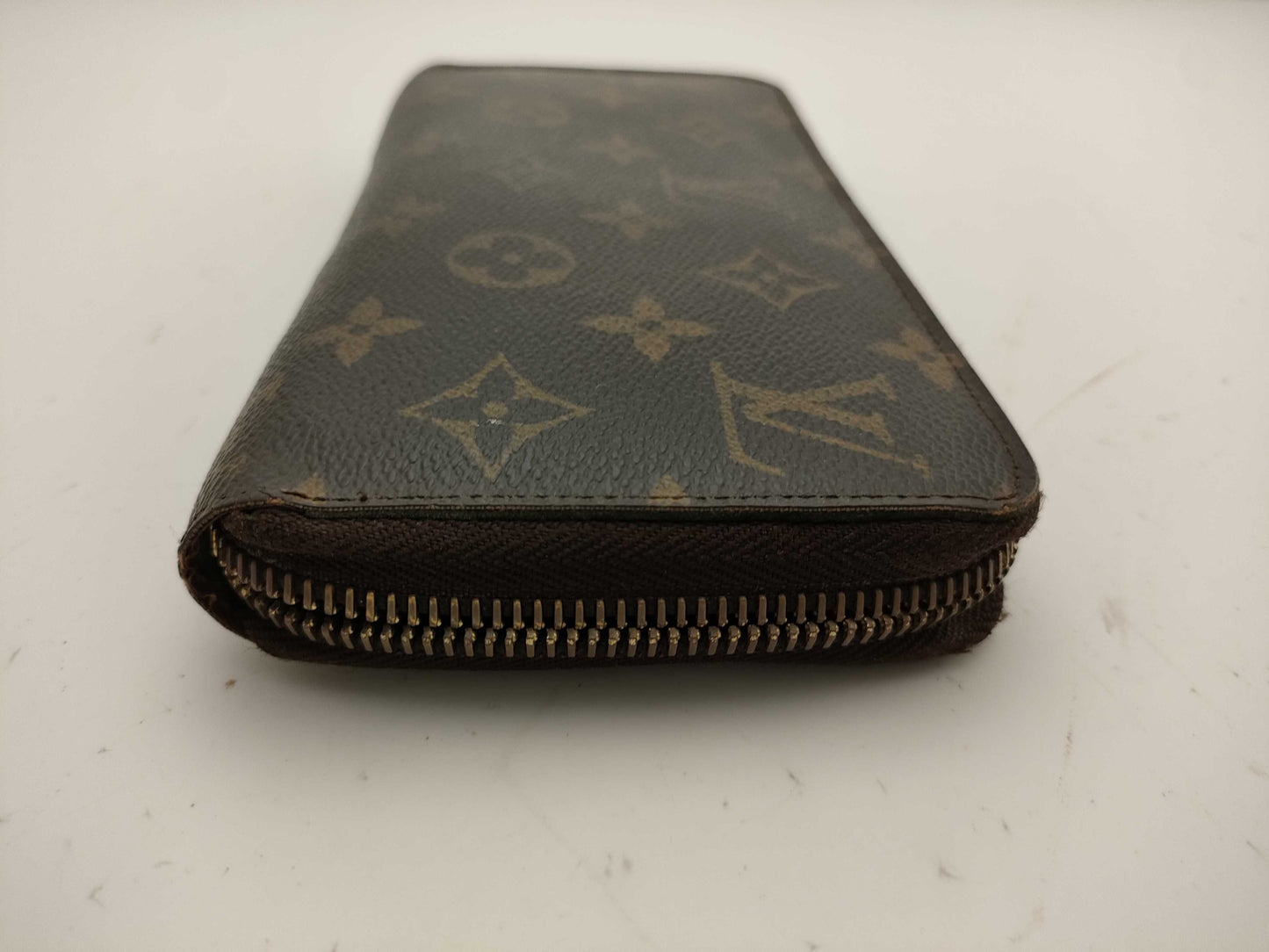 LOUIS VUITTON Monogram Zippy Wallet